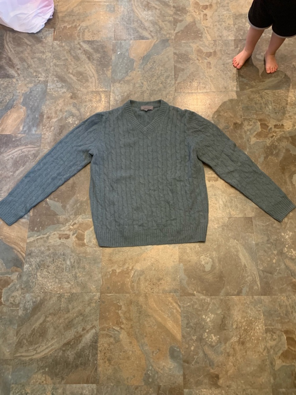 Daniel Bishop 100% to apply cashmere sweater, size M